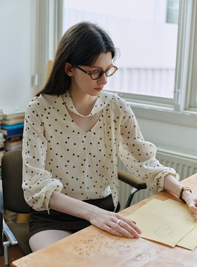 CIRCLOFY瑟夕 法式复古时尚波点V领灯笼袖宽松休闲系带长袖衬衫女