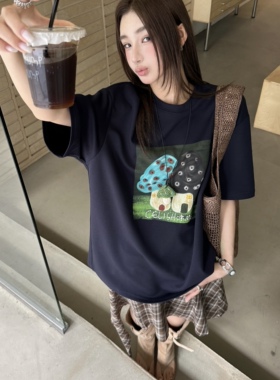 ZW卓娃2026春夏新款设计感蘑菇印花减龄休闲宽松短袖T恤女配挂件