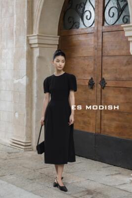 ES MODISH泡泡袖连衣裙女高级感法式赫本风圆领收腰黑色长裙2636