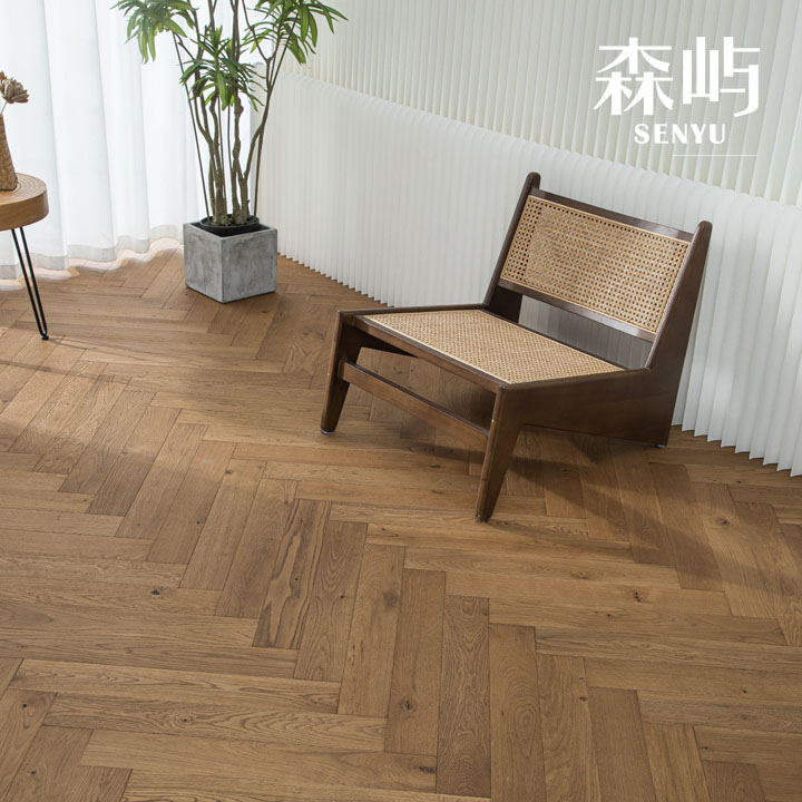 纯三层实木地板橡木人字拼木纹理