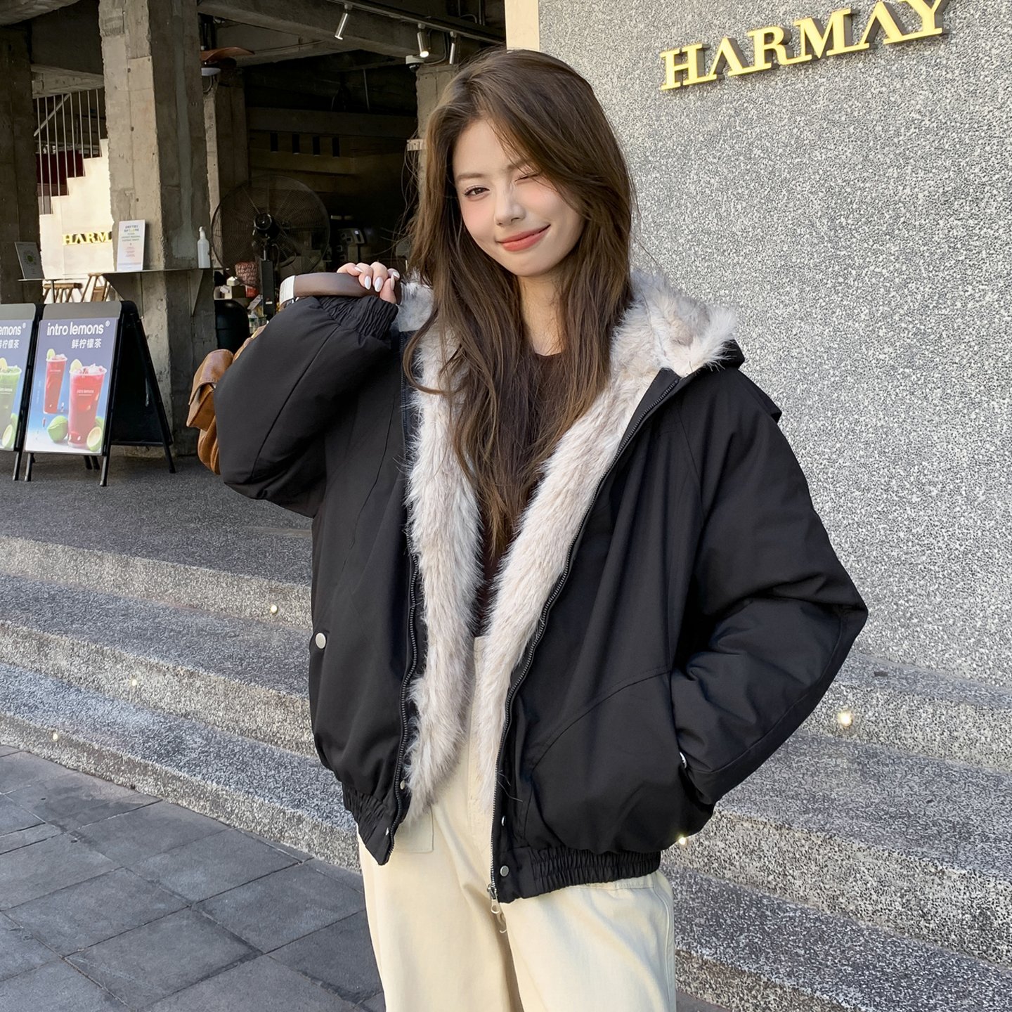 黑色羽绒服女款冬季连帽毛领外套短款宽松加厚棉服2025新款派克服