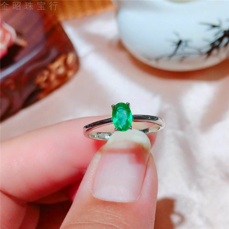 天然宝石高净度证书祖母绿戒指