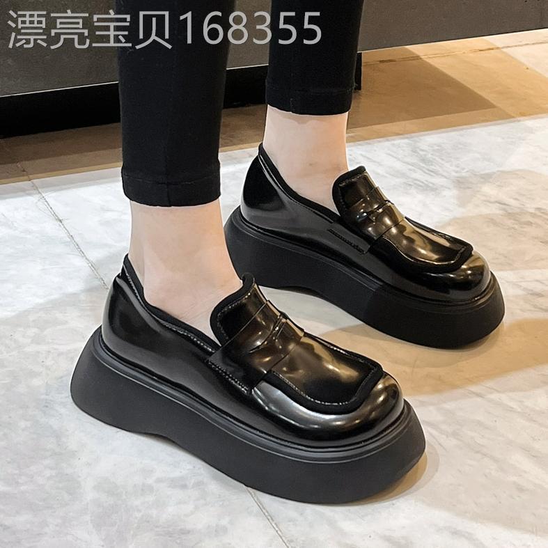 网红英伦风大头小皮鞋女2025年新款一脚蹬乐福鞋设计松糕厚底单鞋