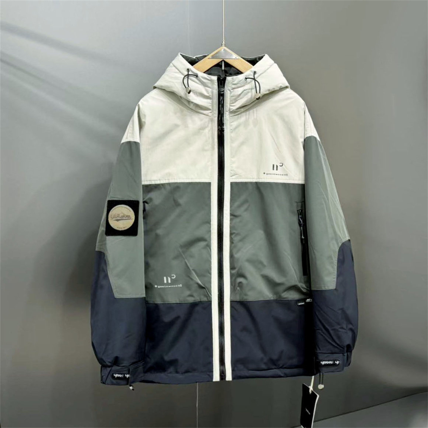 工装风撞色连帽加厚男羽绒服