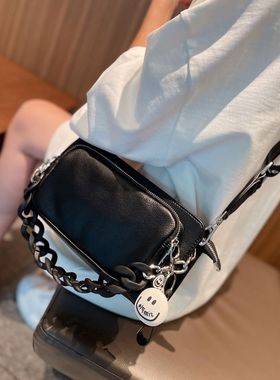 今年流行包包女2025新款时尚小包真皮高级感斜挎包百搭爆款女包潮