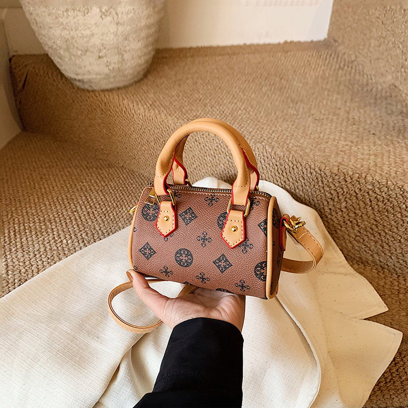 2026新款秋冬季女宝宝复古印花手拎水桶包女童拉链口红耳机斜挎包,玩具/童车/益智/积木/模型,斜挎包/拎包/腰包,淘宝优惠券,粉丝福利购,淘宝优惠卷