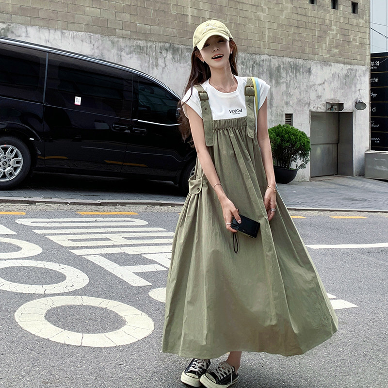 ootd穿搭慵懒风军绿色工装背带连衣裙女夏2025超火好看长裙两件套,女装运动套装,浙宝285（原212）