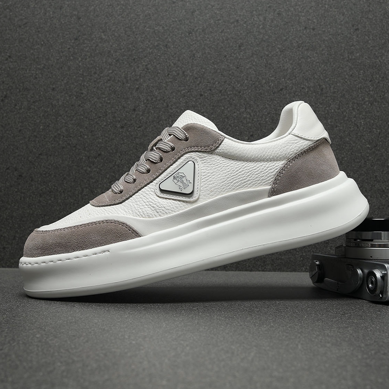 2026春季新款真皮简约小白鞋厚底轻质大板鞋男百搭休闲鞋流行男鞋