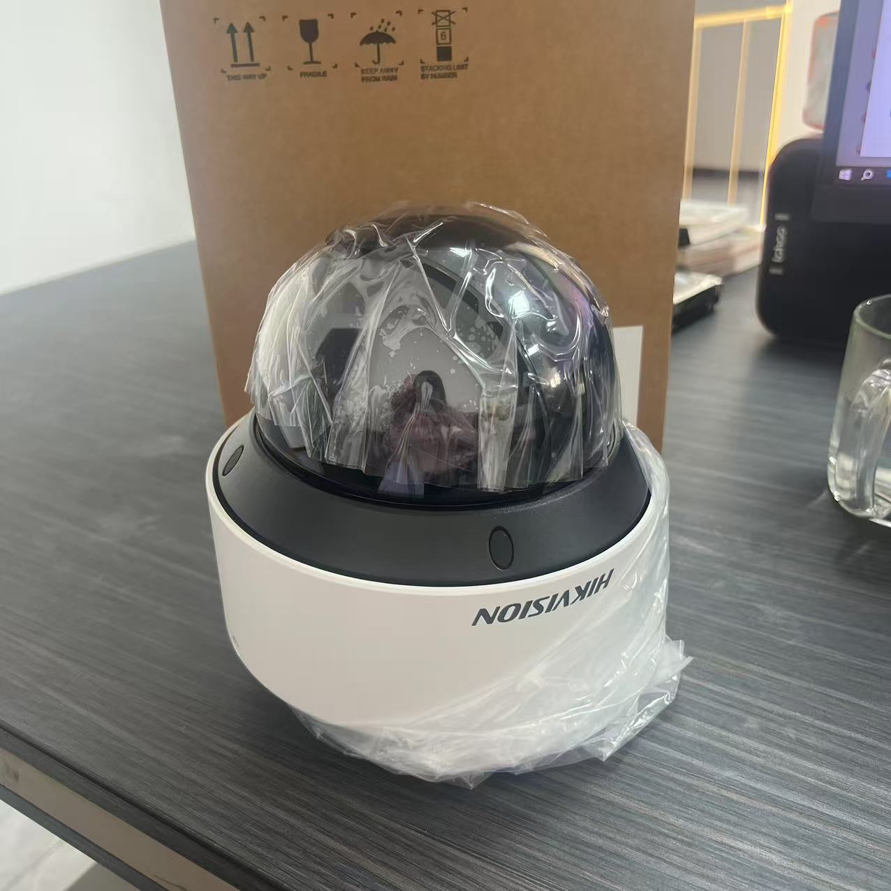 全新海康威视DS-2PT7D20IW-DE(2.8-12mm)  200万星光级网络PT半球