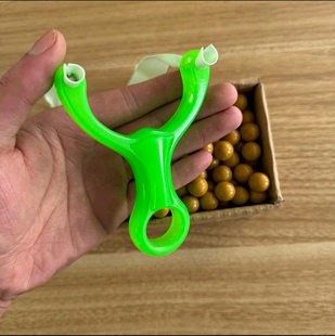 新款树脂户外弹弓玩具扁皮筋专用大威力超轻弹弓卡球成人速射弹弓