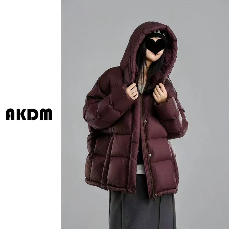AKDM 90白鸭绒红色连帽中长款女羽绒服829