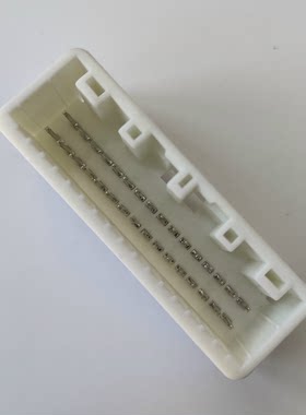 1318745-2连接器弯针座1318747-1
