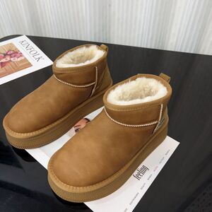 甜酷可爱羊羔毛短筒厚底雪地靴女2024新款加绒短靴棉靴东北大棉鞋