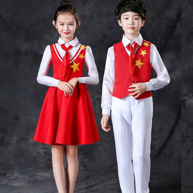 儿童演出服中小学生合唱