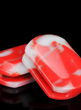 天然新疆和田玉鸡血玉光面皮带扣