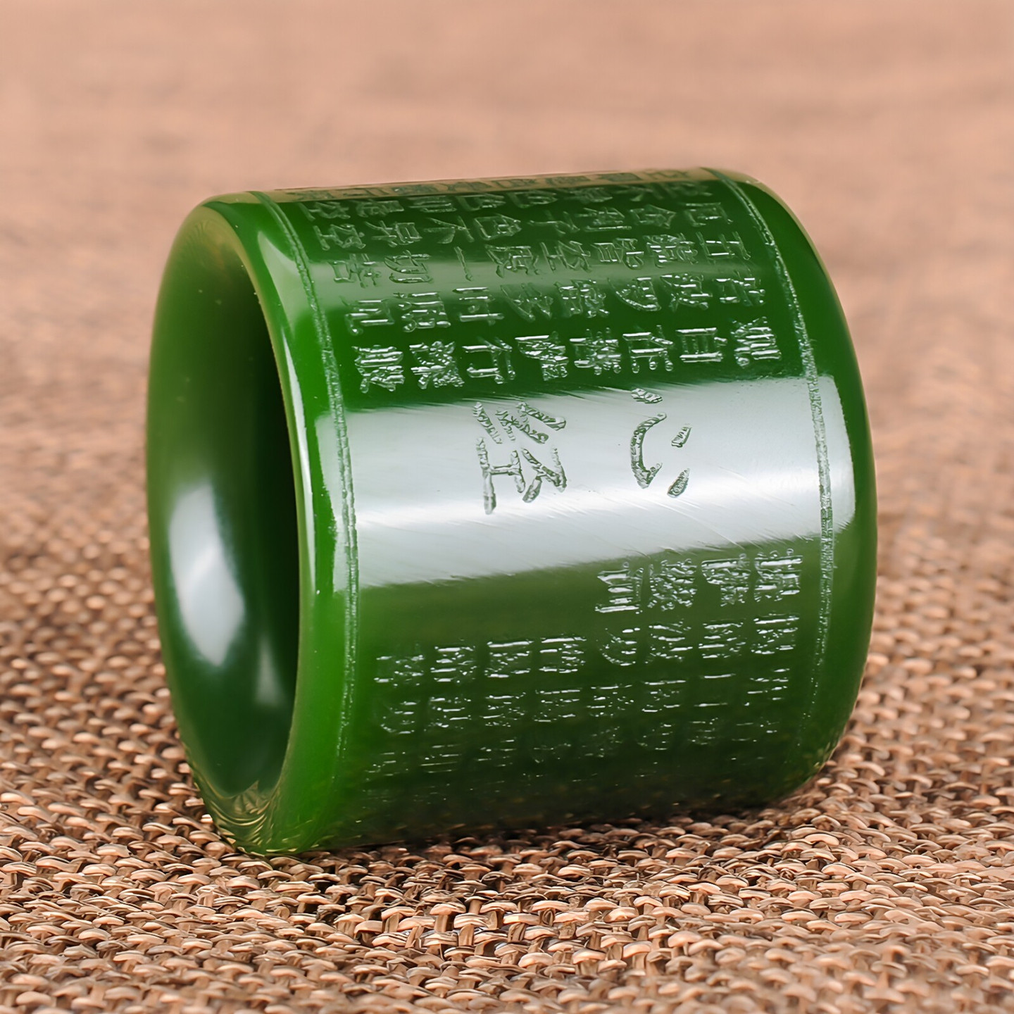 新疆和田玉心经玉戒指图片