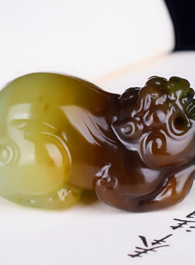 天然新疆和田玉糖料貔貅手把件