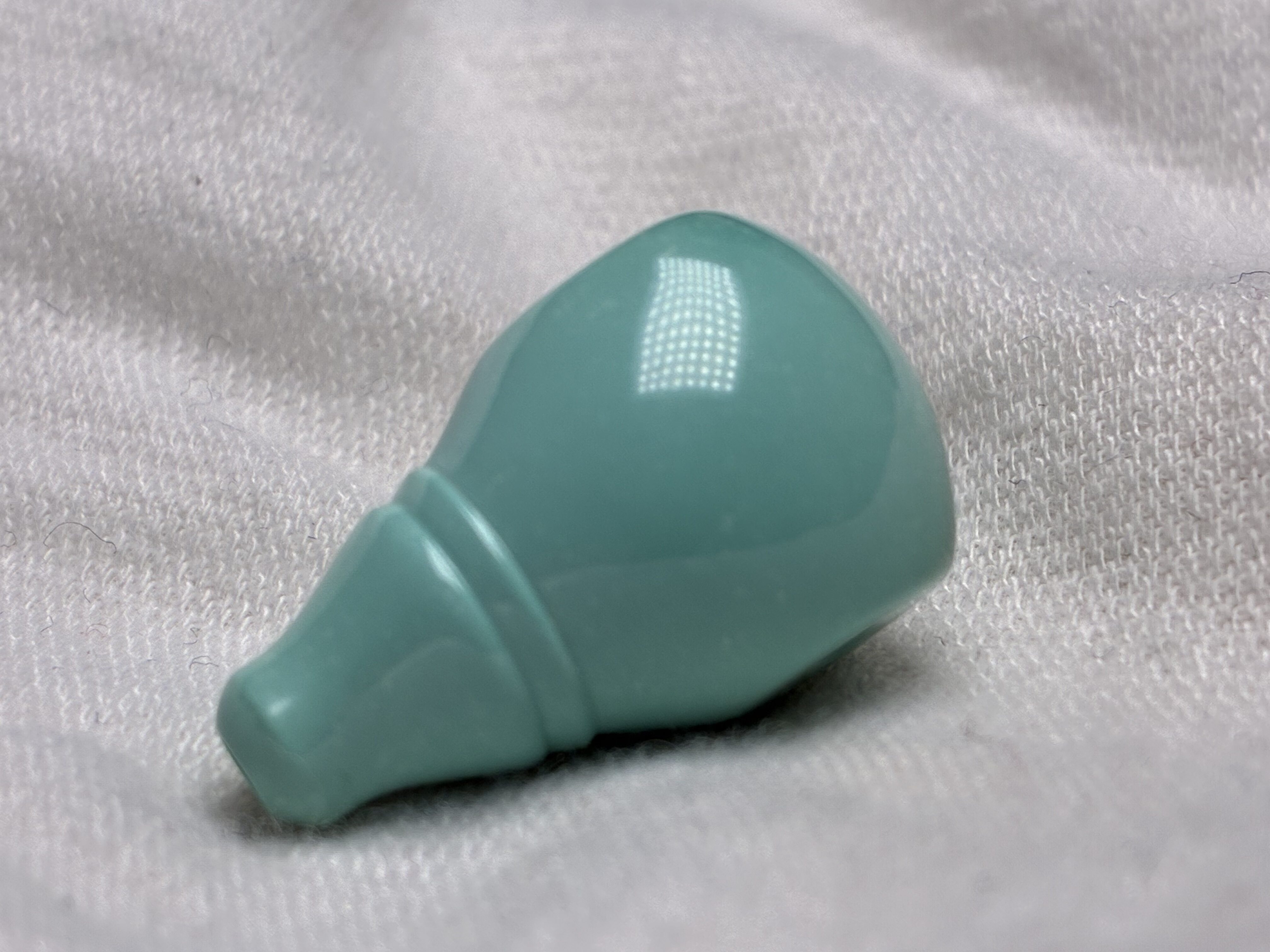 湖北十堰天然原矿高瓷无优化绿松石三通佛头文玩配饰配件