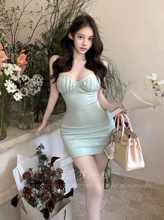 带胸垫纯欲辣妹抹胸针织连衣裙女秋冬内搭紧身收腰绝美打底包臀裙