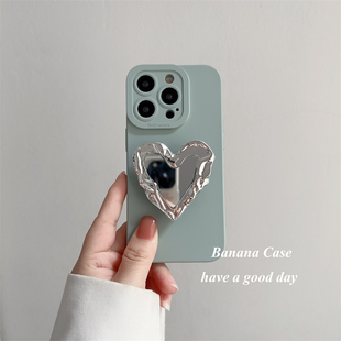 BananaCase高级感灰绿色爱心镜子支架适用iPhone15苹果14pro手机壳13promax全包12pro防摔16plus软壳13mini女