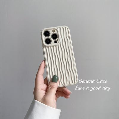 iPhone14pro奶油白波浪纹手机壳