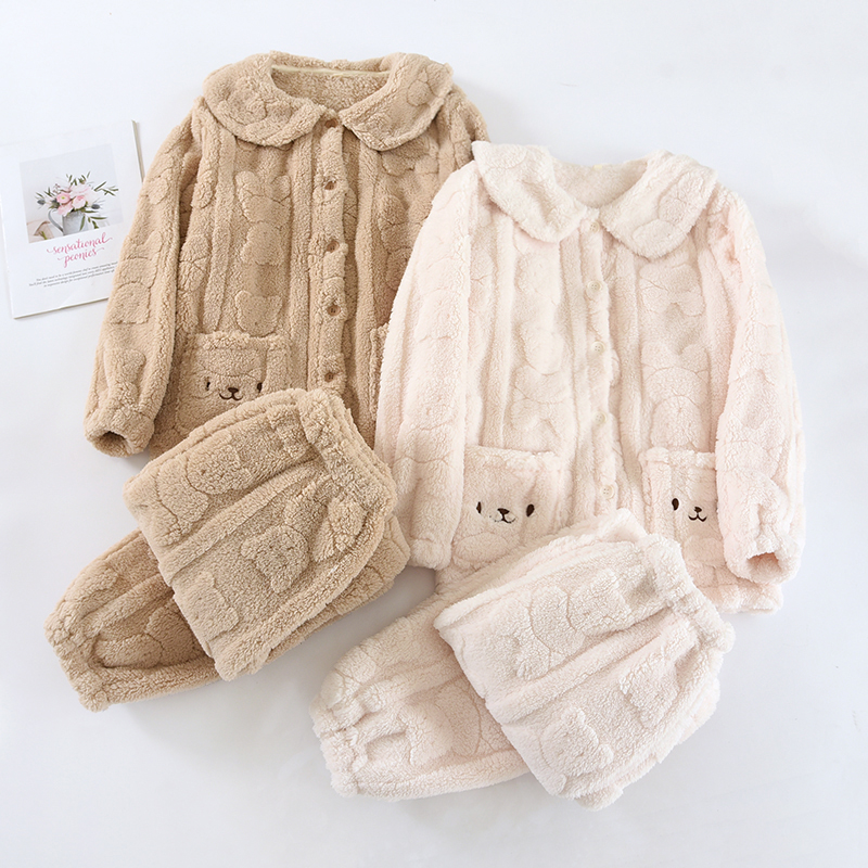 女冬加厚珊瑚绒剪花卡通熊家居服