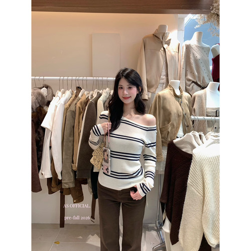 甜美韩系条纹斜肩针织衫上衣