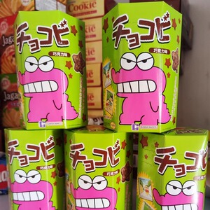 6盒泰国进口蜡笔小新饼干联名款巧克力味玉米脆鳄鱼山先生巧克比
