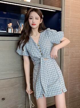 女神范减龄设计感小众v领上衣格子包臀半身裙小个子两件套装裙夏