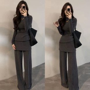 今年秋冬超火流行一整套高领长袖 显瘦两件套潮 上衣高腰微喇休闲裤
