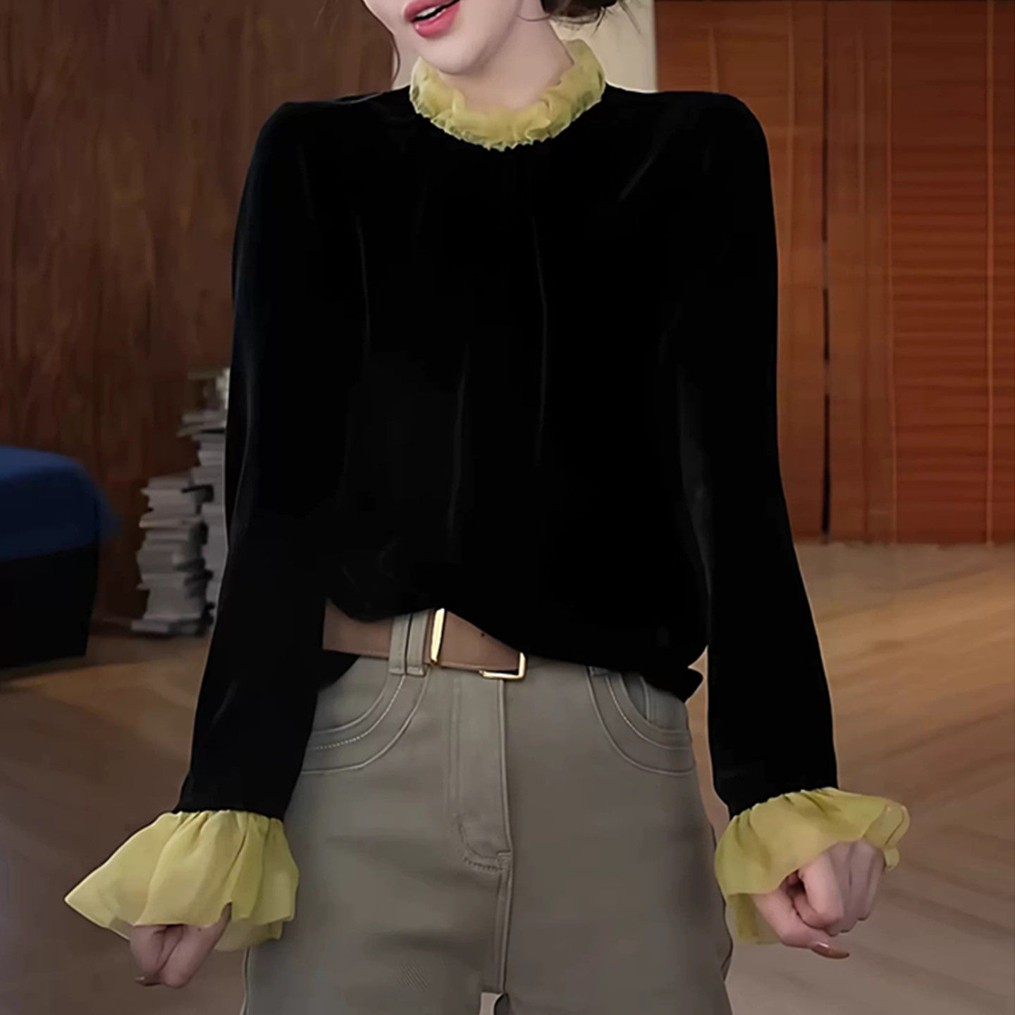 轻奢蕾丝花边拼接丝绒上衣女春季气质百搭显瘦绝美喇叭袖内搭小衫,女装/女士精品,蕾丝衫/雪纺衫,淘宝优惠券,粉丝福利购,淘宝优惠卷