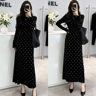 法式黑色波点加绒长袖连衣裙女秋冬高级感收腰显瘦绝美A字长裙子