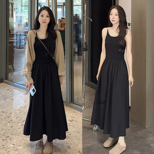 早秋时尚穿搭套装女高级感遮肉显瘦针织拼接吊带连衣裙开衫两件套