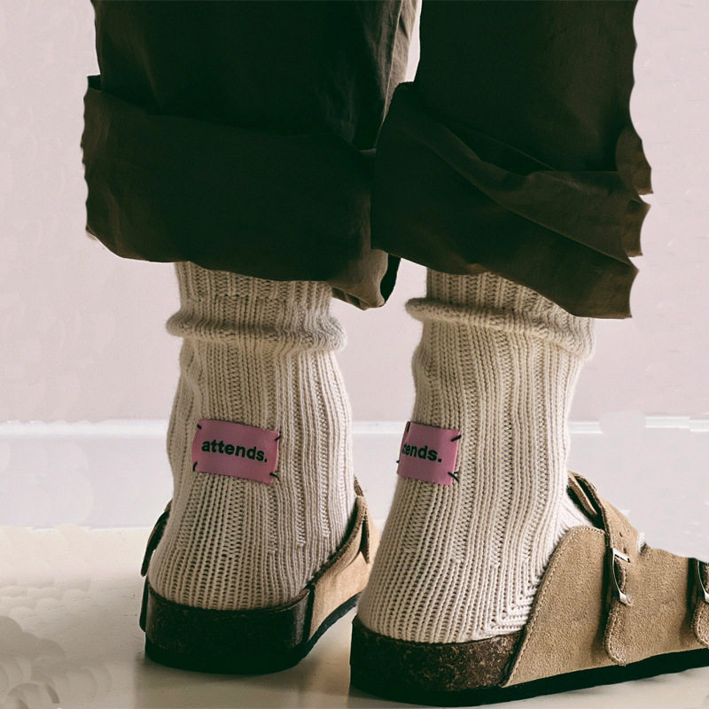 CRAZYSOX 트렌디 브랜드 파우더 라벨 솔리드 컬러 더블 바늘 두꺼운 실 땀 흡수 중간 튜브 남성과 여성 커플을위한