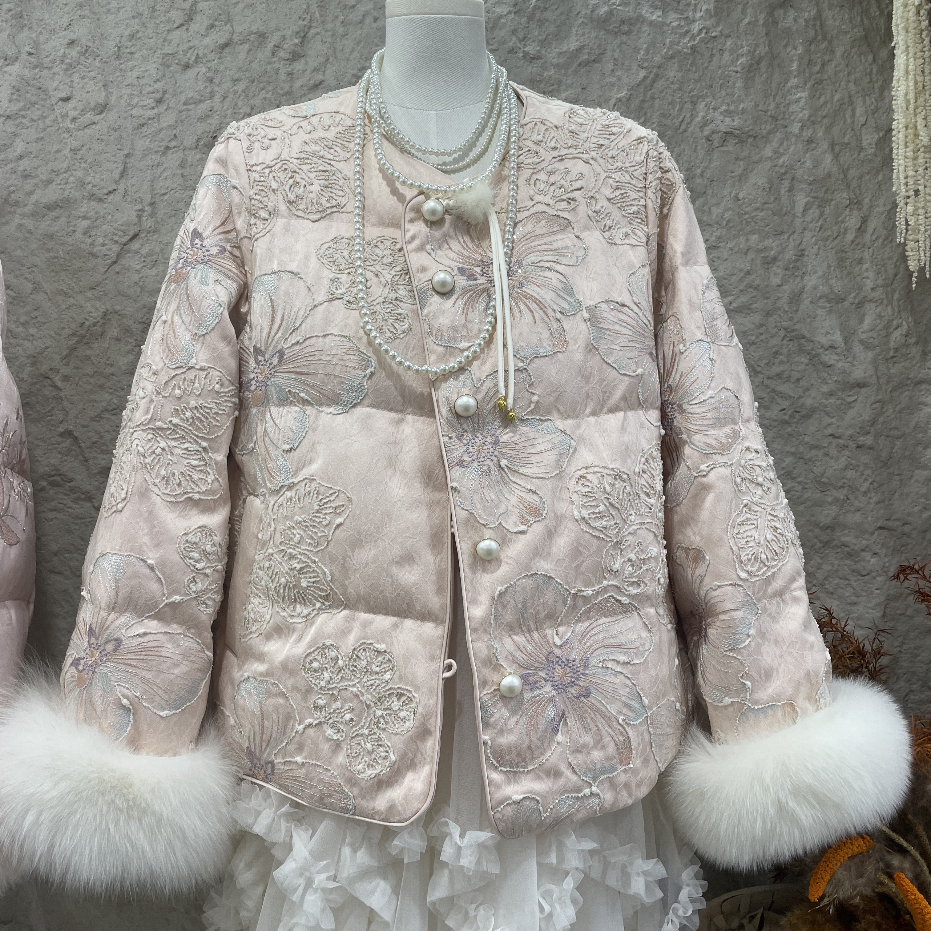 新中式刺绣狐狸毛羽绒短外套保暖