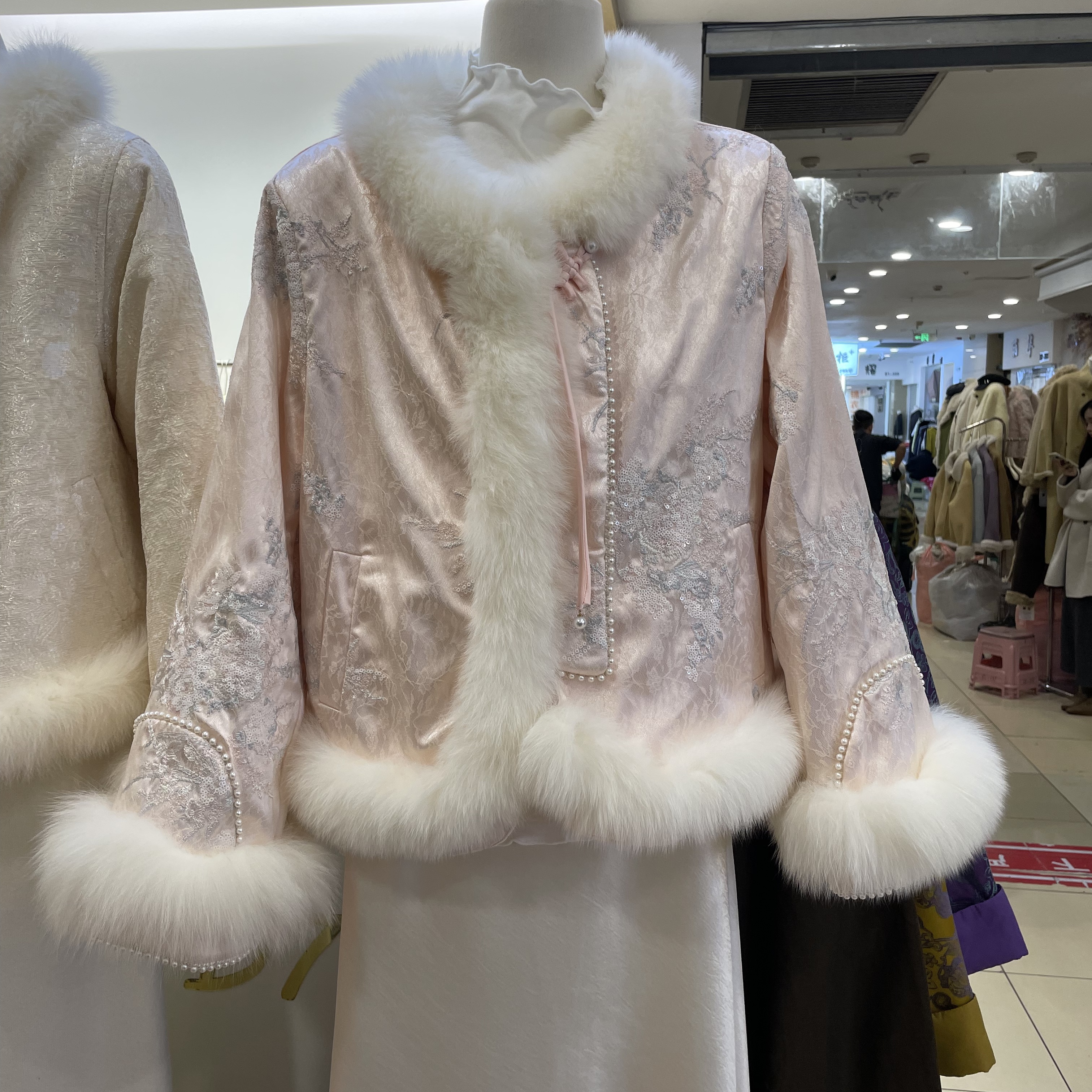 90绒新中式狐狸毛羽绒服保暖外套