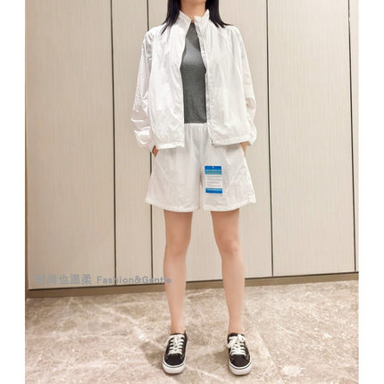 抗紫外线50+简约运动风立领防晒服宽松显瘦白色防晒夹克+短裤套装