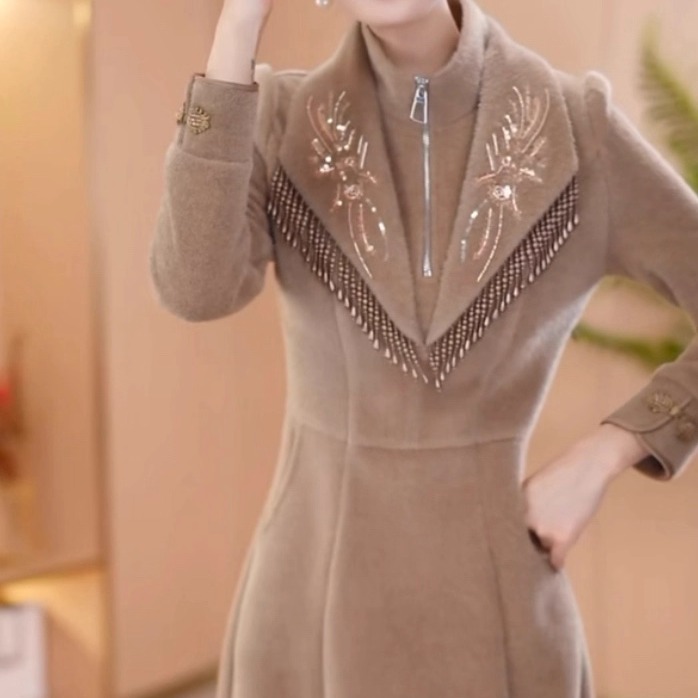 高档雪花绒假两件流苏刺绣礼服