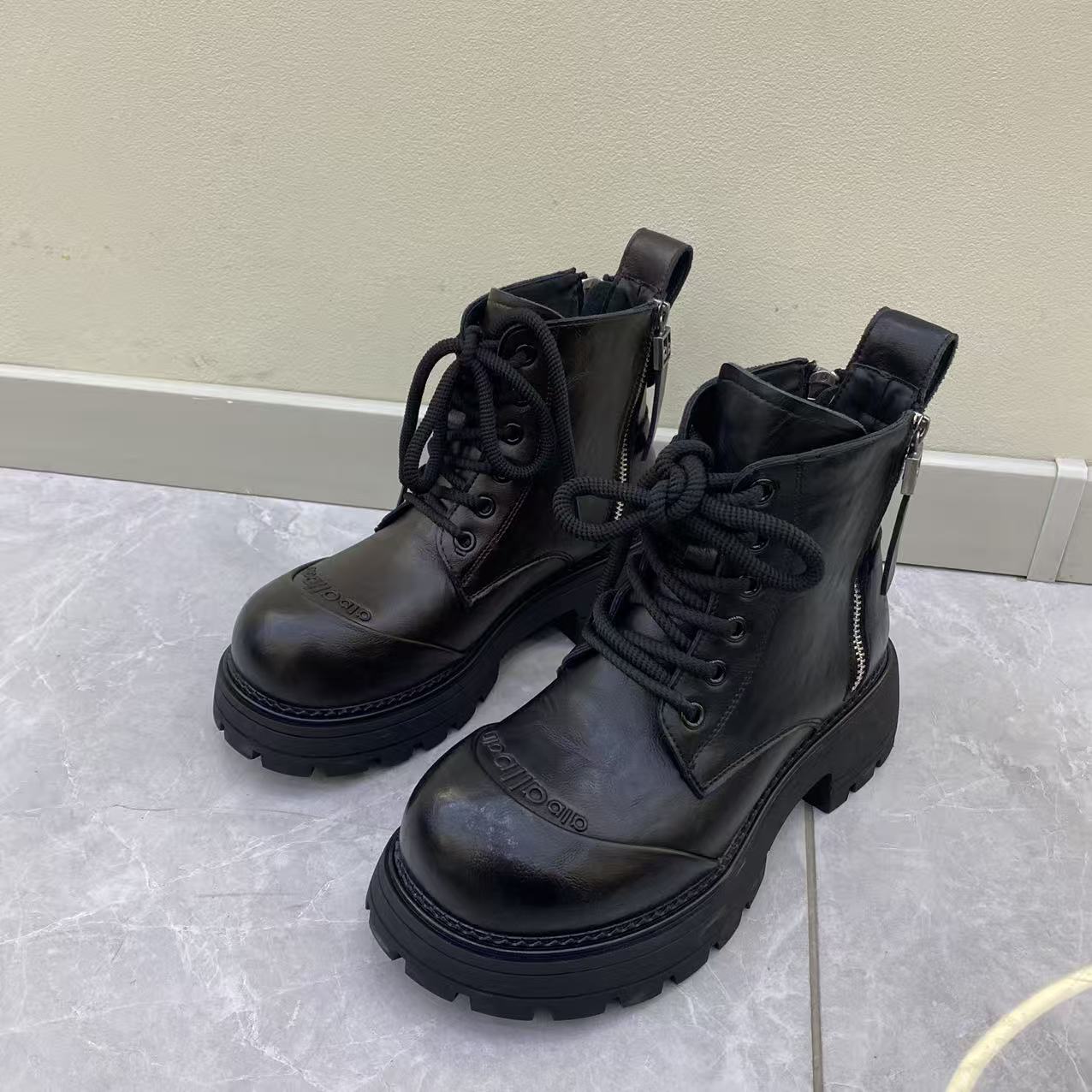 冬季新款女款真皮加棉马丁短靴高帮休闲百搭女鞋保暖防滑底女鞋