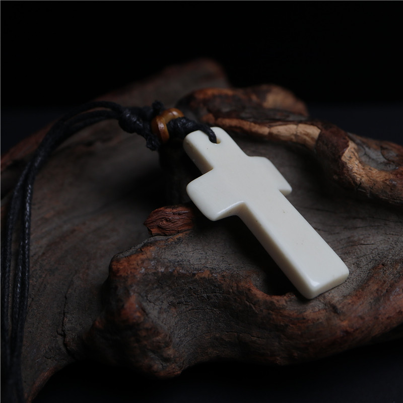 特价西藏民族风天然牦牛骨项链吊坠配饰素面雕刻手工骨珠饰品脖挂