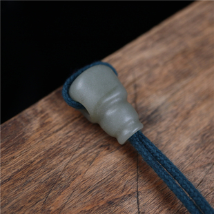 精品大孔道三通配饰藏民手工雕刻藏玉地方玉佛头配珠藏式一体三通