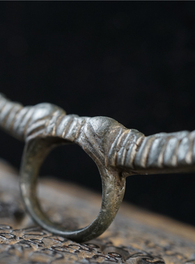 包老少见精品西藏传天铁托甲牛角形杵戒指藏式牛货多吉戒环戒圈