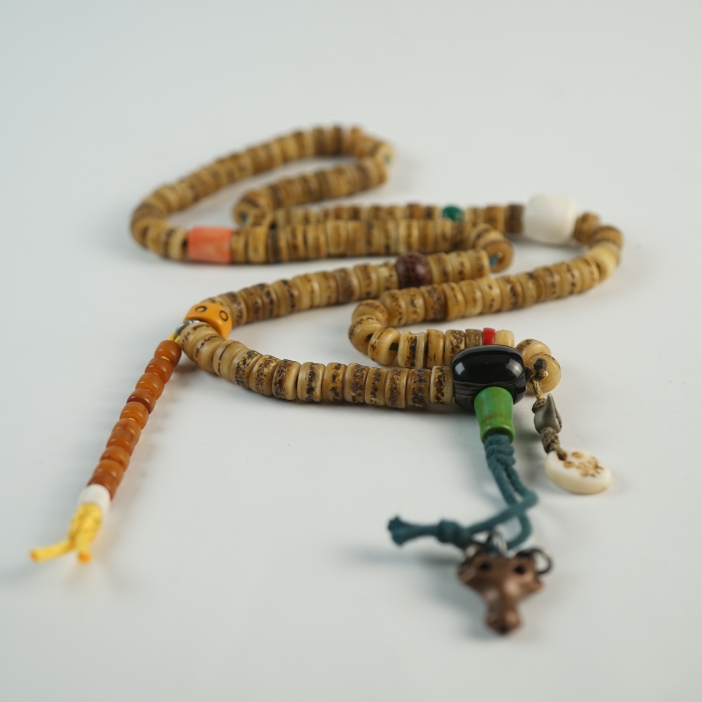 一物一图西藏传天然牛嘎骨串108颗佛珠项链原创搭配脖挂骨珠骨饰