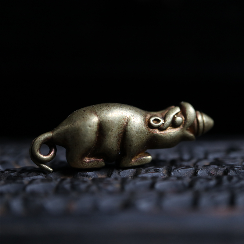 西藏传黄手托吐宝鼠招财纯铜