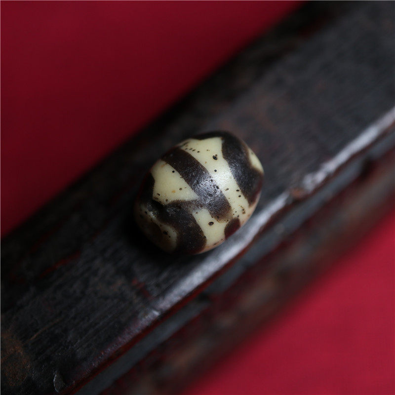 〓老〓西藏特色精品藏民手工制作老料器水纹达洛天珠散配珠子顶珠