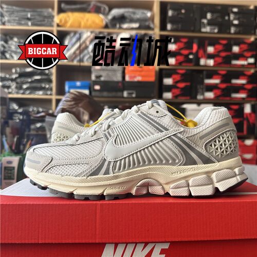 NIKEAirZoomVomero休闲跑步鞋