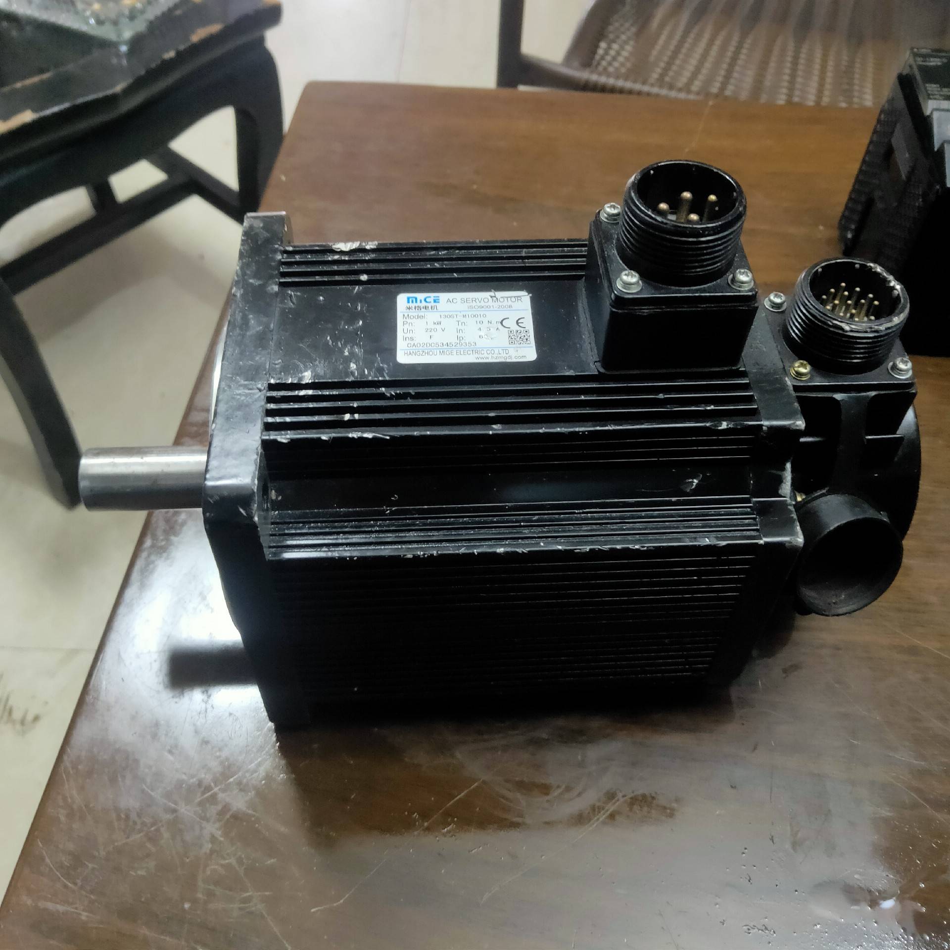 议价-米格伺服电机130ST-M10010   -1KW  -10