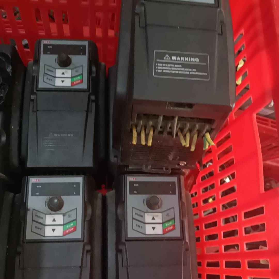 议价-三晶2.2KW变频器ATV13-2S2R2GH，还有1.5k