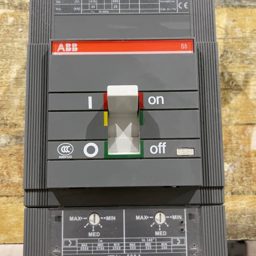 议价-全新ABB断路器S5N630  500A  一台  全新带包