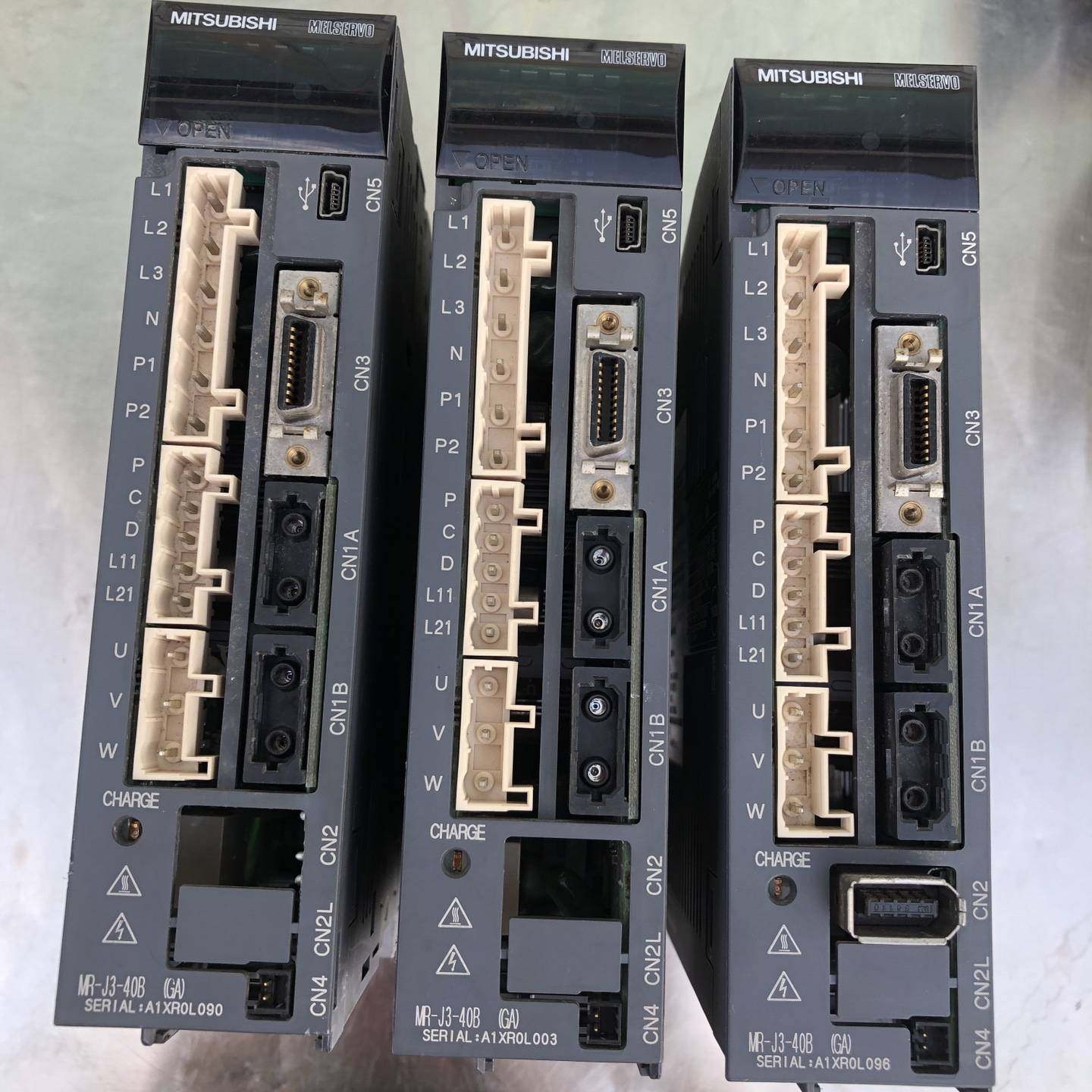 议价-MR-J3-40B（GA）三菱伺服驱动器400w 三台